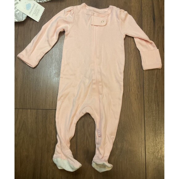 Cloud Island Light Peach colored Sleeper 2 Way Zip Top Snap Built In Mittens 0-3 - Picture 1 of 4